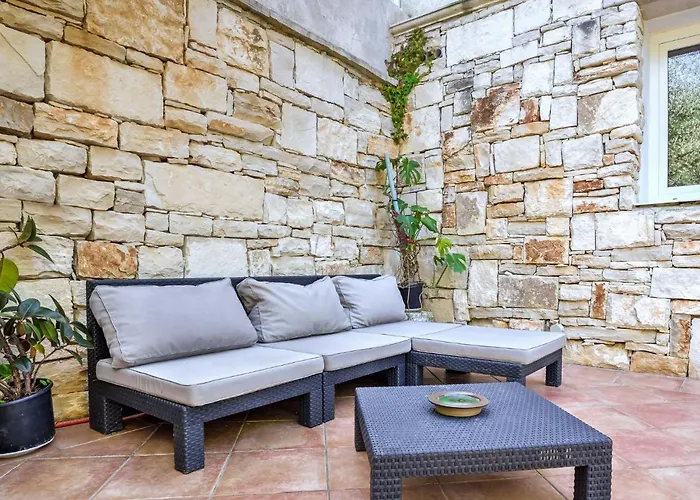 File-6 By Interhome *